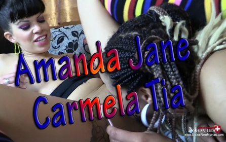Horny bi-games with candy girls Amanda and Carmela - Bild 1
