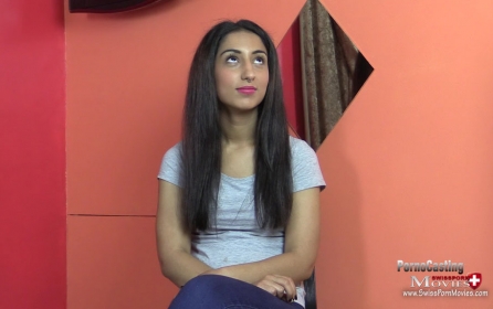 Porn Interview with Teeny-Model Aileen 19 - Bild 2