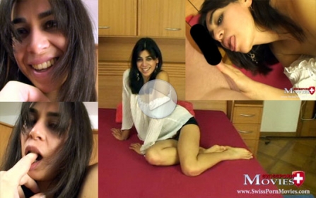 Perverted games with Latina teeny Corina - Bild 1