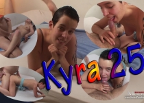 Teeny Kyra 25 will den Schwanz spritzen sehen